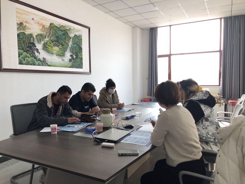 酒精棉片包裝機(jī)已成功通過國外客戶上門驗(yàn)收！